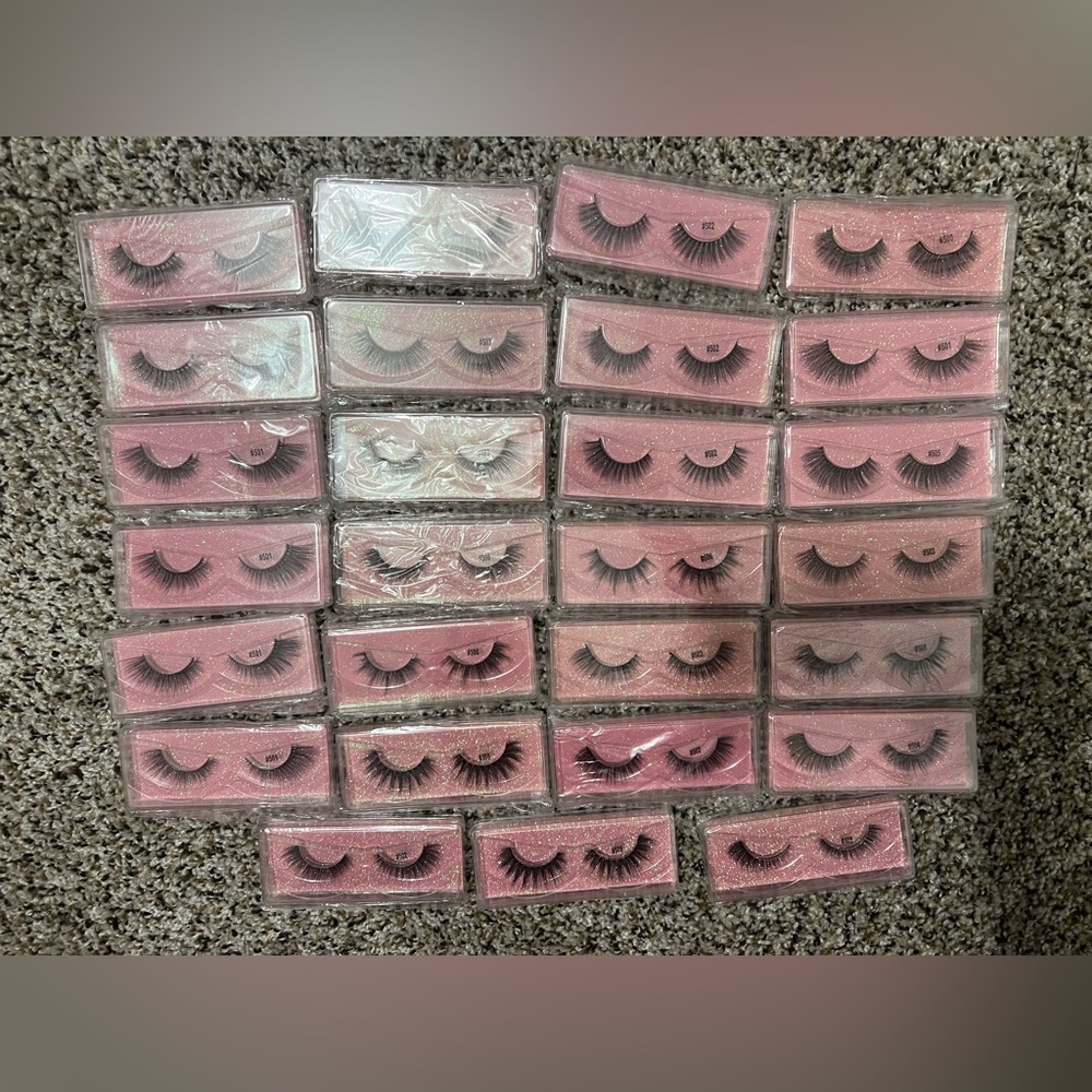 Bundle of 27 pairs of new mink 3D lashes